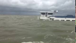 Binnenvaartschip gezonken op het IJsselmeer [upl. by Naman]