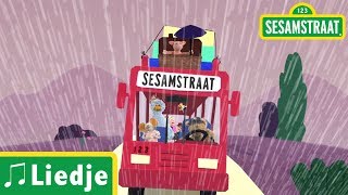 De wielen van de bus  Kinderliedje  Sesamstraat [upl. by Alletnahs]