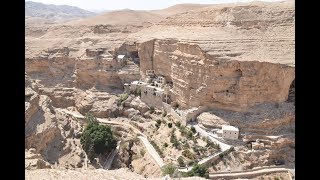 JUDEAN DESERT  WADI QELT HIKE  Biblical Israel Ministries amp Tours [upl. by Hamburger]