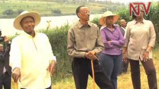 Kagame donates cattle to Museveni [upl. by Whitebook]