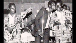 Thione Seck avec LOrchestra Baobab  Mouhamadou Bamba Live Senegal TV 1980 [upl. by Lachus94]