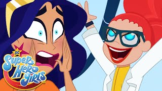 Super Combate com as Super Hero Girls  DC Super Hero Girls Brasil [upl. by Relyt]