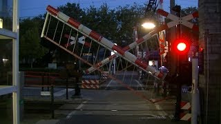 Spoorwegovergang Oss  Dutch railroad crossing [upl. by Cletus]