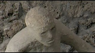 Pompeii 1day Tour  What to see in Italys Roman ruins  Minidocumentary [upl. by Toscano]