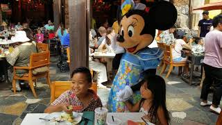 Aulani Character breakfast meet Minnie Mouse kaiplays [upl. by Tommie]