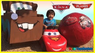 Disney Cars Toys GIANT EGG SURPRISE OPENING Lightning McQueen [upl. by Fayina893]