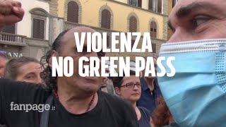 No green pass aggressione al giornalista di Fanpageit quotMinacciato insultato e telecamera rottaquot [upl. by Sset]