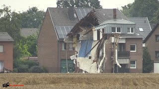 Wohnhäuser stürzen ein nach Erdrutsch bei HochwasserKatastrophe in ErftstadtBlessem  16072021 [upl. by Ellenhoj360]