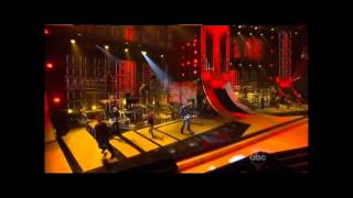 Blake Shelton amp Kenny Loggins  Footloose  CMA AWARDS 2011 [upl. by Analad630]