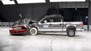 Redlightrunning crash test demonstration [upl. by Marchall]