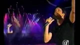 Hernaldo Zuñiga  Insoportablemente bella Festival de Viña 2000flv [upl. by Larret184]