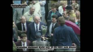 Helmut Kohl  Eierwurf am 10051991 [upl. by Akimot582]