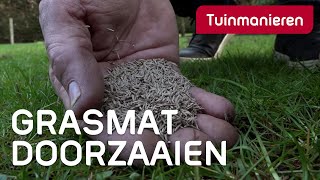 Grasmat doorzaaien en kale plekken behandelen  Hoe onderhoud je het gazon 6  Tuinmanieren [upl. by Nyrrad711]