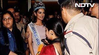 Miss World Manushi Chhillar Returns Receives Grand Welcome In Mumbai [upl. by Elak777]