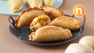 Curry Puff  Karipap  Epokepok  咖哩角  咖哩饺 Nyonya Cooking [upl. by Eyoj]