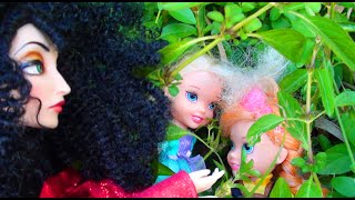 Elsa and Anna Toddlers Park Adventure  Ep 4  Toys In Action [upl. by Nevart863]