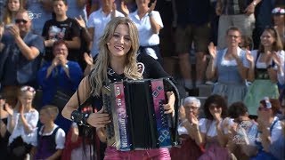 Melissa Naschenweng  I steh auf Bergbauernbuam ZDF Fernsehgarten 22092019 [upl. by Bohs]