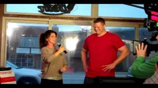 Shania Twain suprises karaoke singer [upl. by Casabonne543]